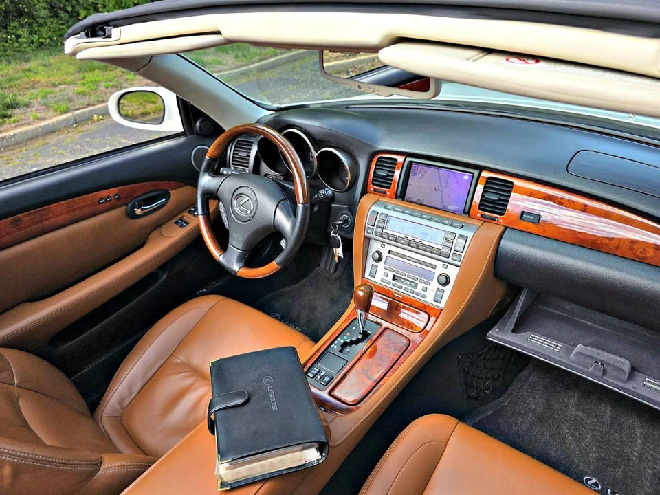 2004 Lexus SC430 - Image 14 of 19