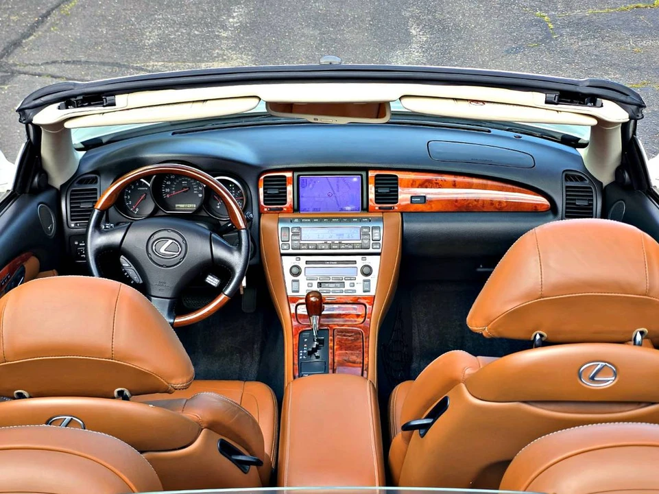 2004 Lexus SC430 - Image 13 of 19