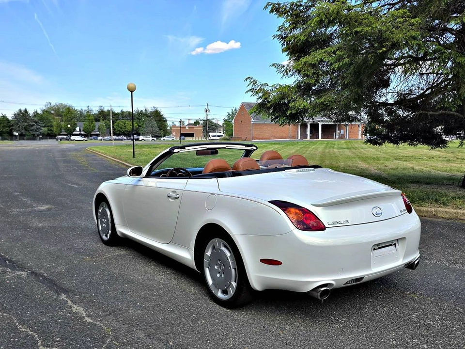 2004 Lexus SC430 - Image 11 of 19