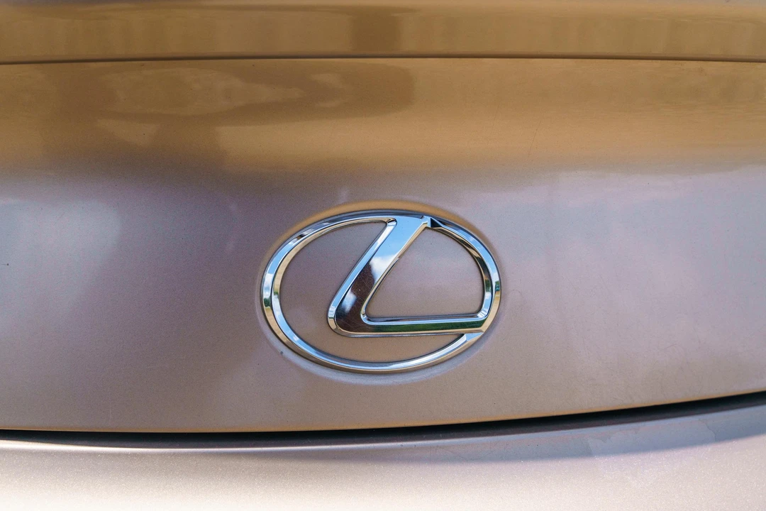 2004 Lexus SC430 - Image 28 of 31