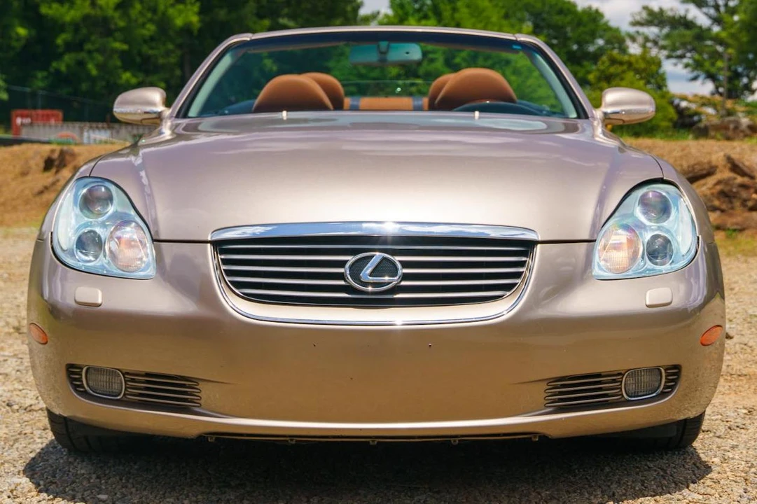 2004 Lexus SC430 - Image 2 of 31
