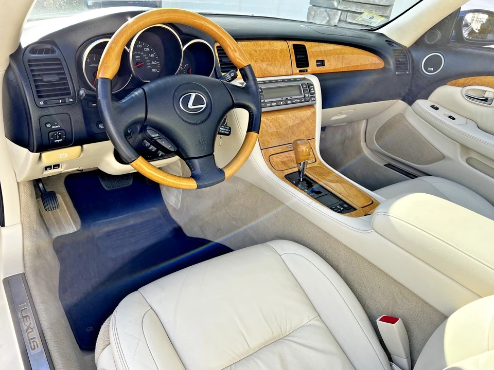 2004 Lexus SC430 - Image 11 of 21