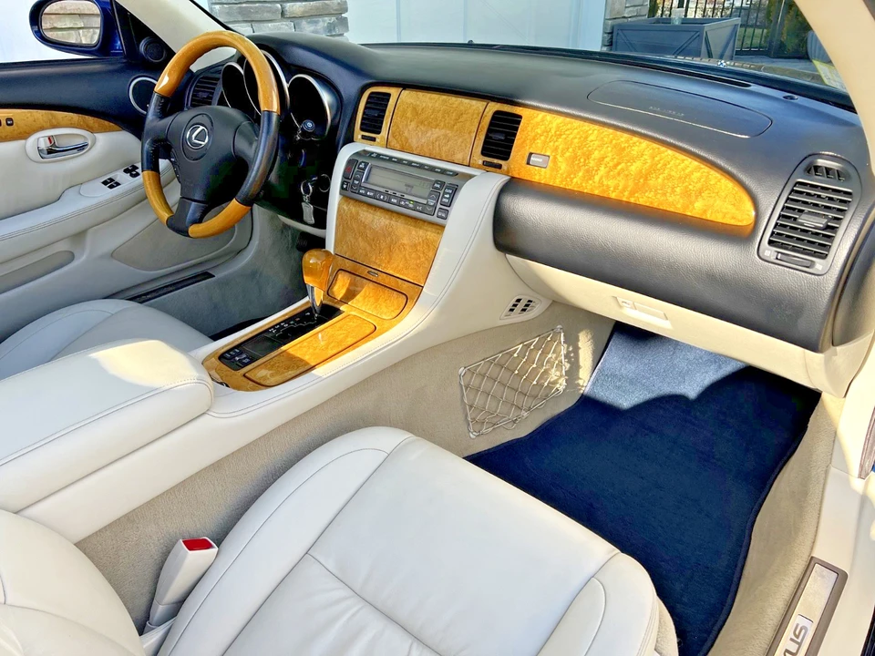 2004 Lexus SC430 - Image 12 of 21