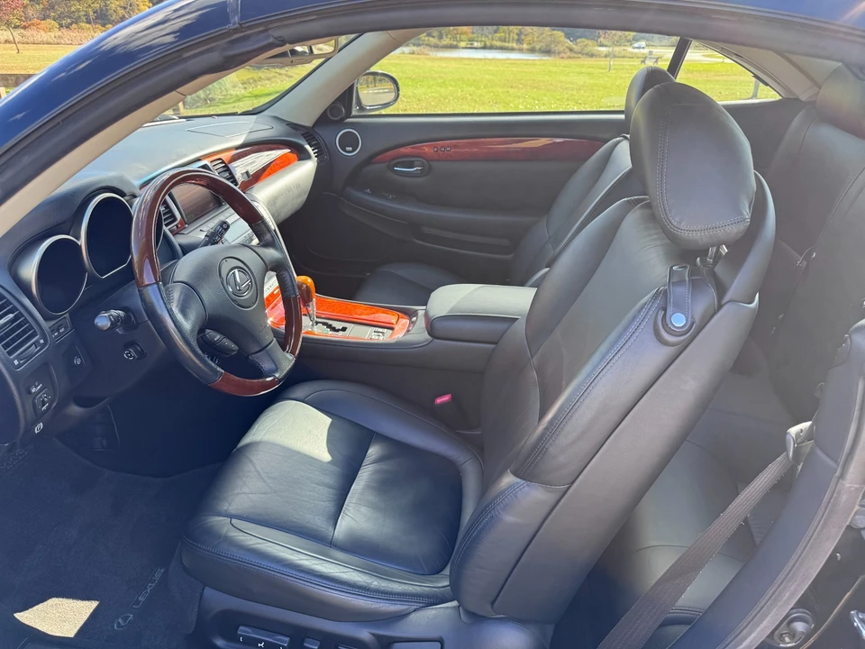 2004 Lexus SC430 - Image 5 of 21