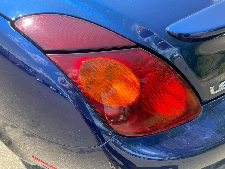 2004 Lexus SC430 - Image 18 of 31