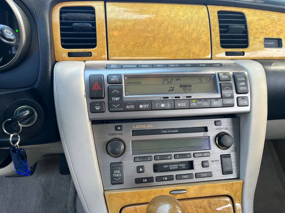 2004 Lexus SC430 - Image 9 of 10