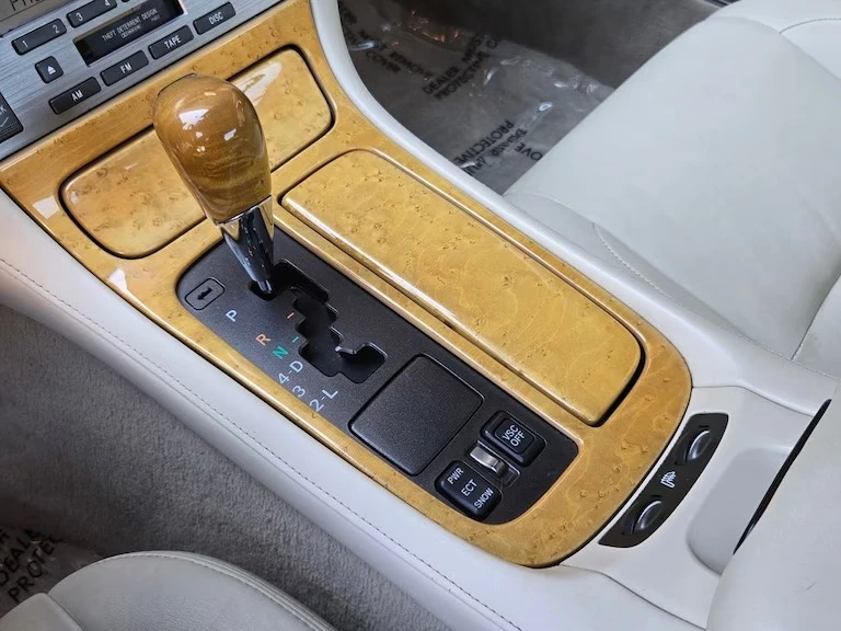 2004 Lexus SC430 - Image 8 of 12