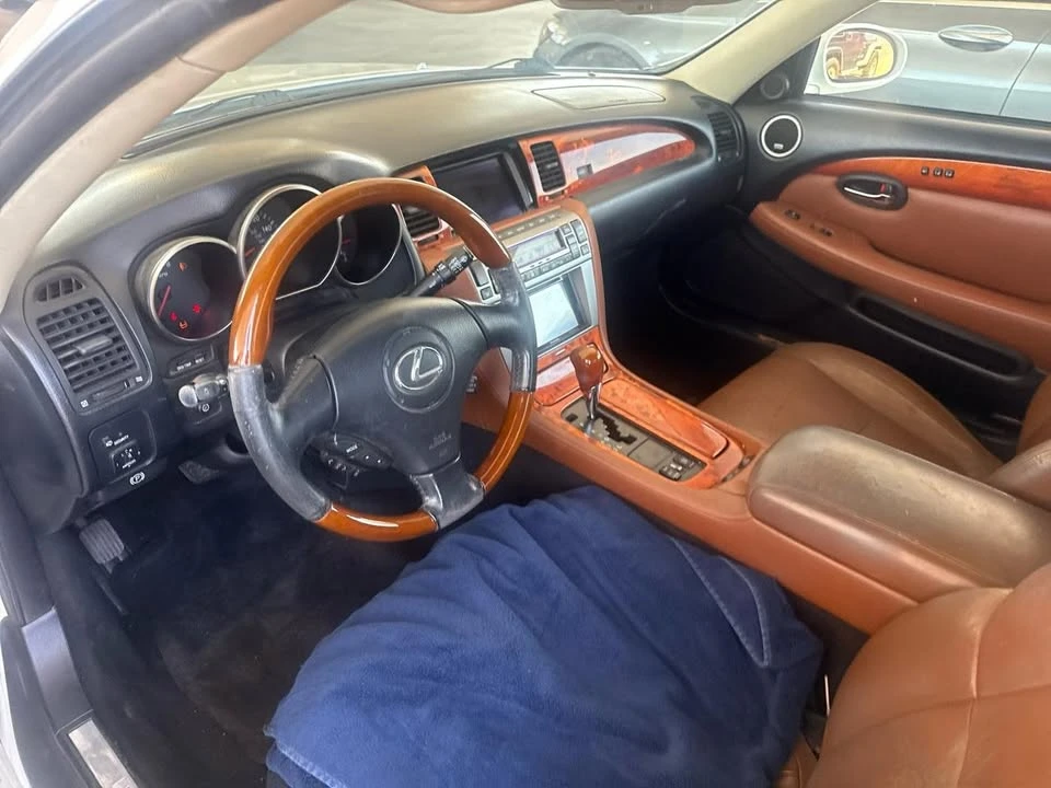 2004 Lexus SC430 - Image 8 of 12