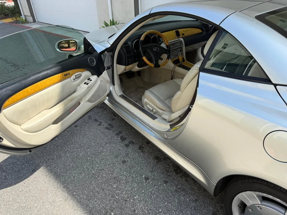 2004 Lexus SC430 - Image 5 of 10