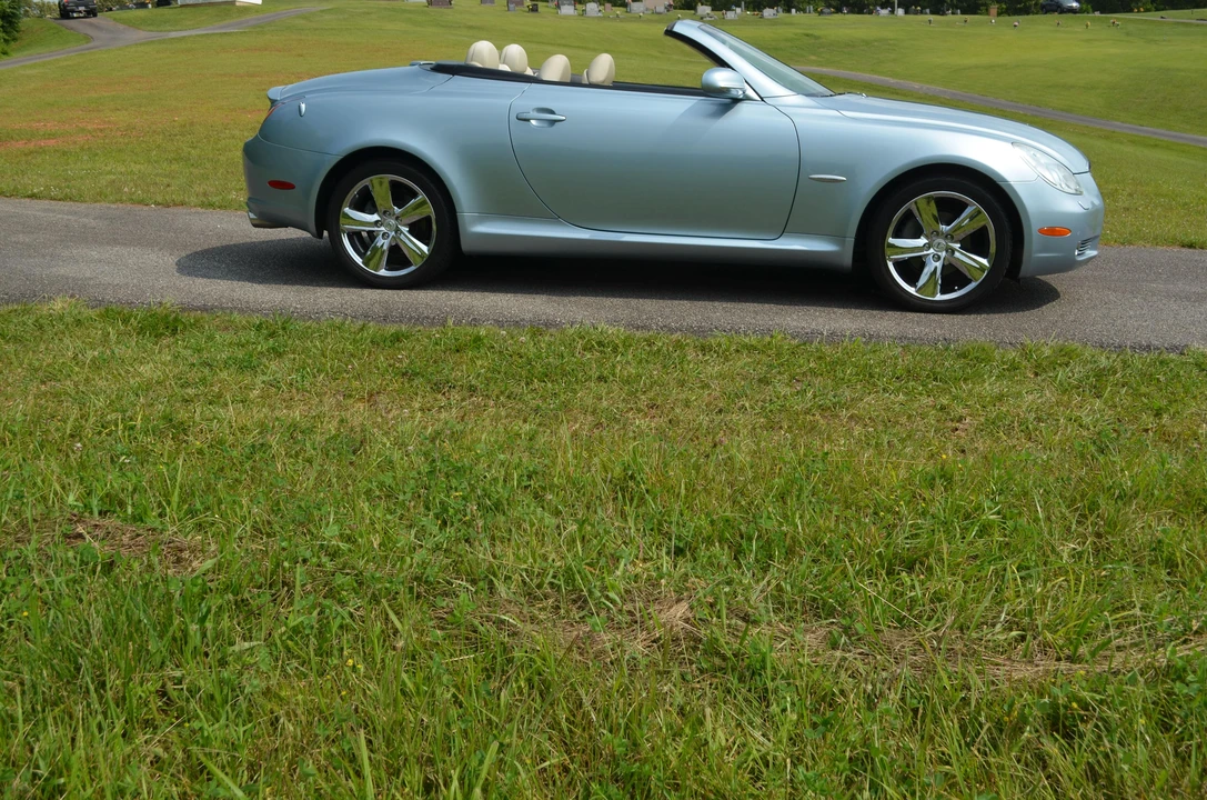 2004 Lexus SC430 - Image 8 of 31