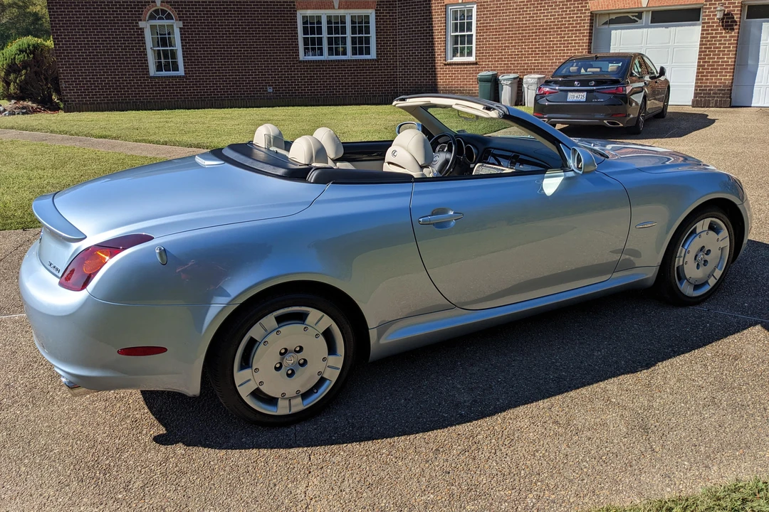 2004 Lexus SC430 - Image 4 of 31