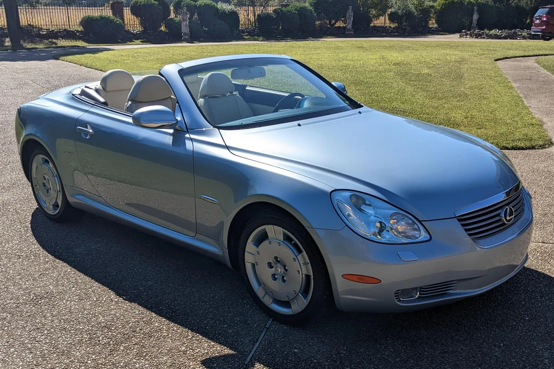 2004 Lexus SC430 - Image 2 of 31