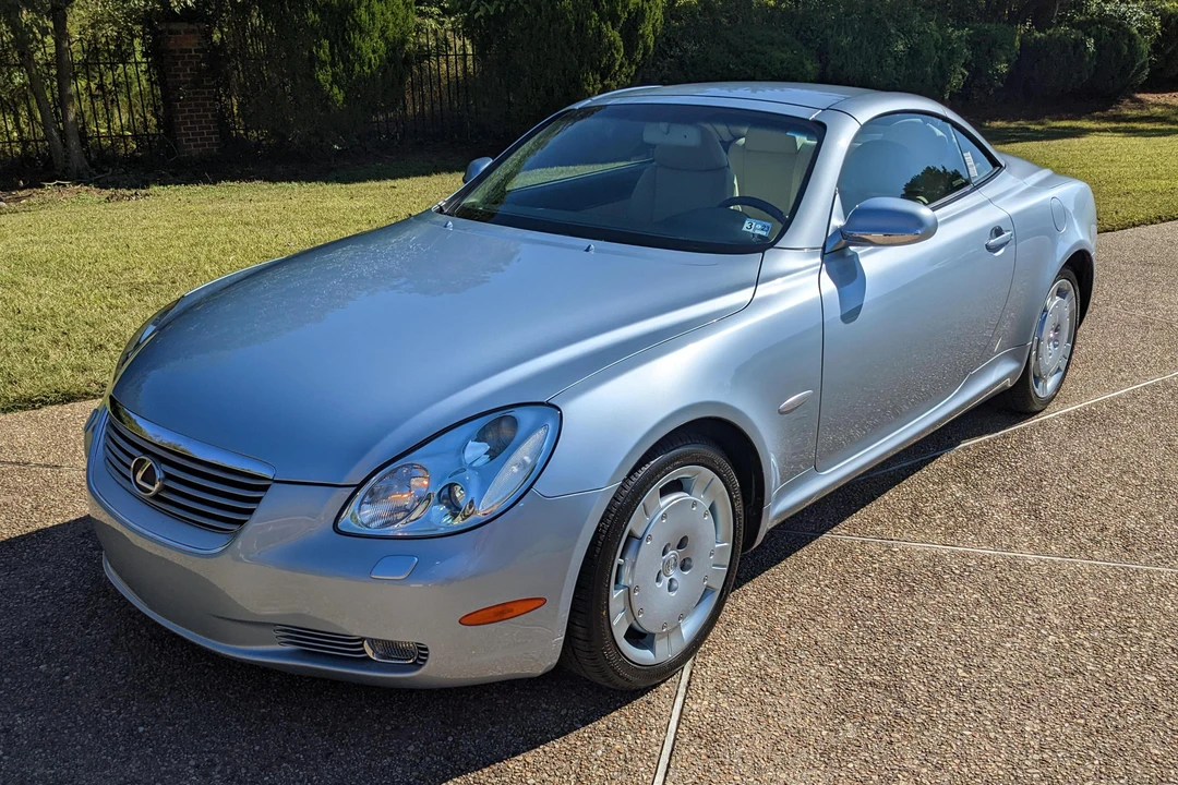 2004 Lexus SC430 - Image 2 of 31