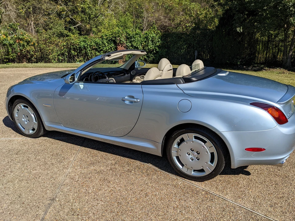 2004 Lexus SC430 - Image 10 of 31