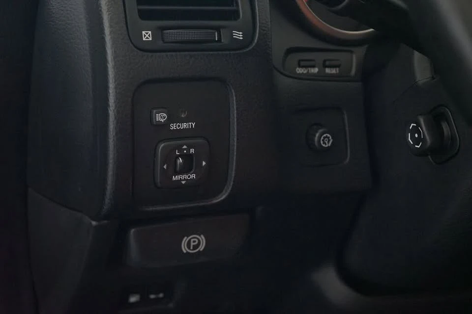 2004 Lexus SC430 - Image 18 of 20