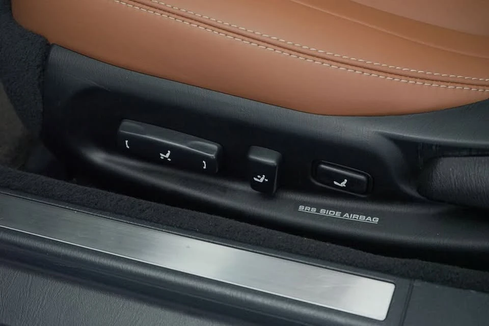 2004 Lexus SC430 - Image 17 of 20