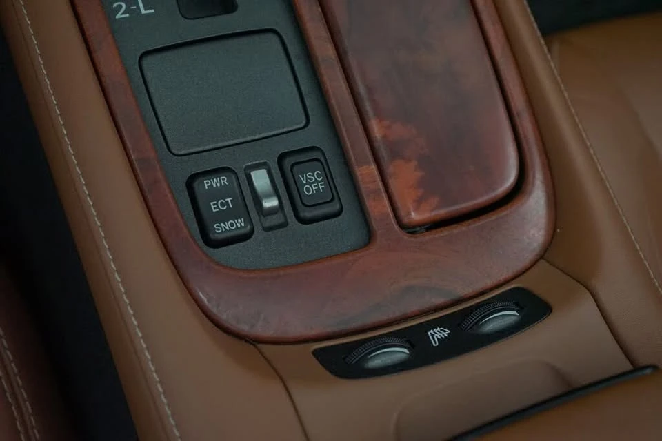 2004 Lexus SC430 - Image 11 of 20