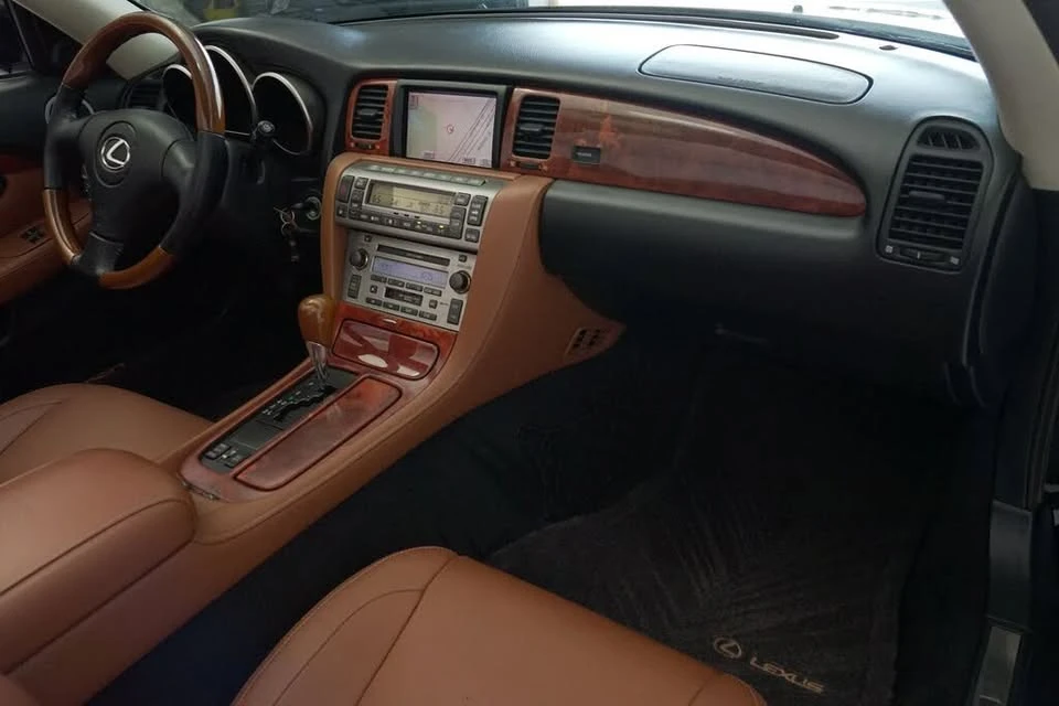2004 Lexus SC430 - Image 5 of 20