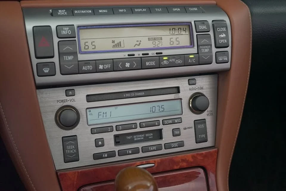 2004 Lexus SC430 - Image 9 of 20