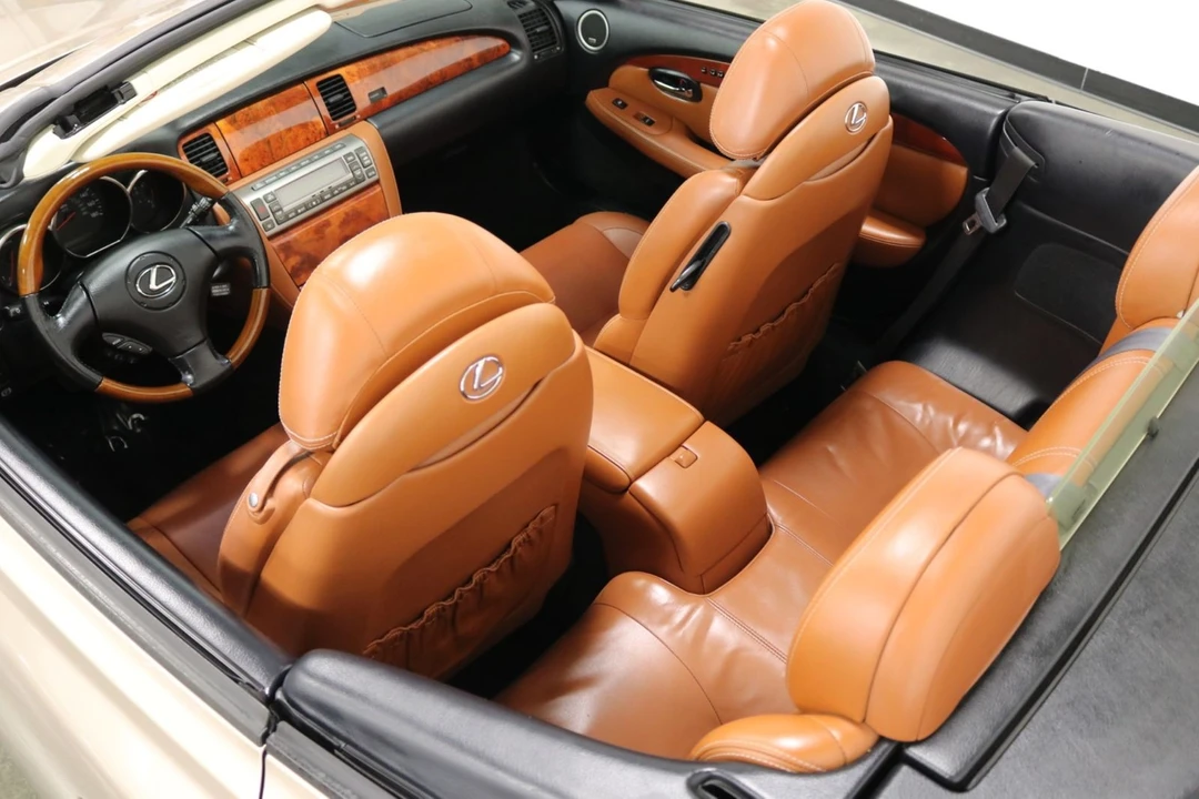 2004 Lexus SC430 - Image 11 of 12