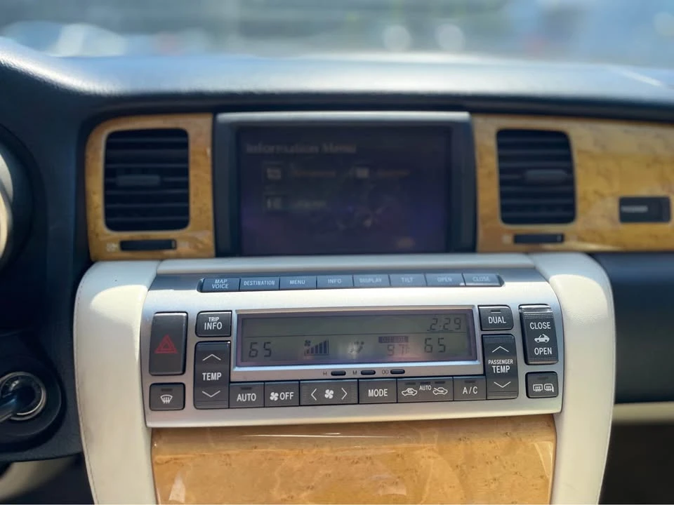2004 Lexus SC430 - Image 12 of 20