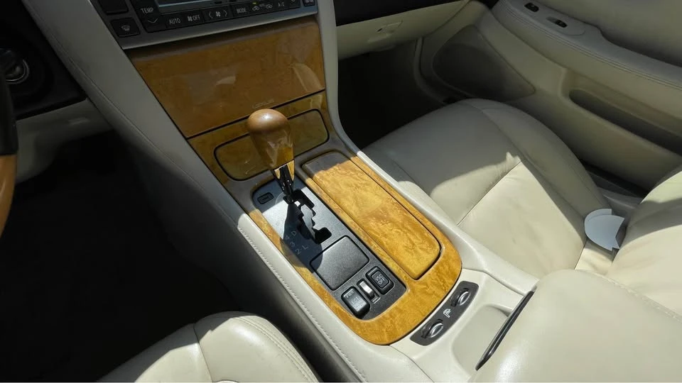 2004 Lexus SC430 - Image 13 of 20
