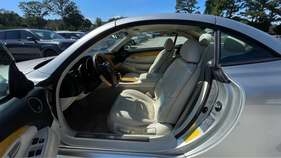 2004 Lexus SC430 - Image 9 of 20