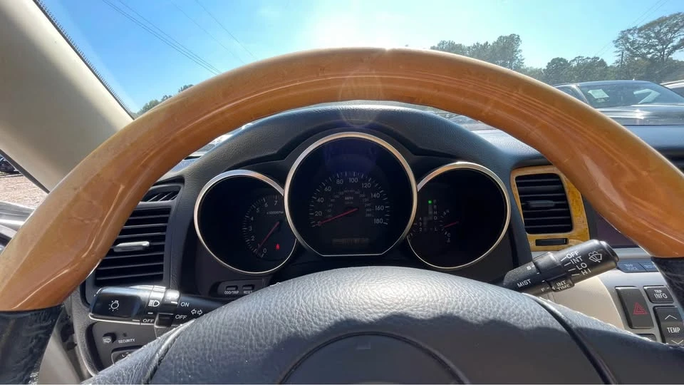 2004 Lexus SC430 - Image 11 of 20