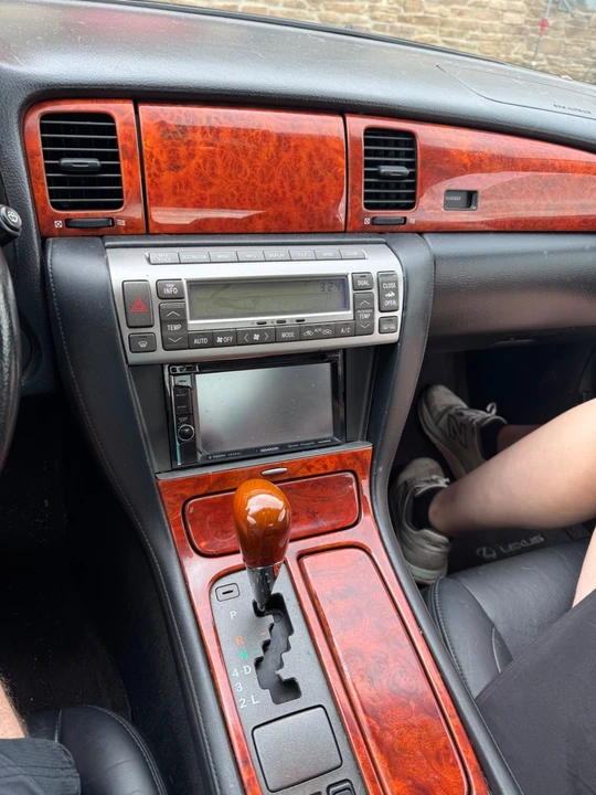 2004 Lexus SC430 - Image 11 of 21