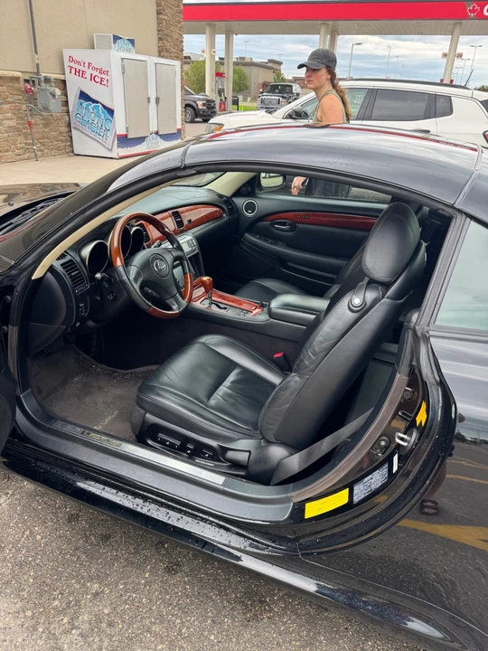2004 Lexus SC430 - Image 10 of 21
