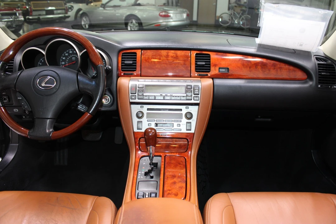 2004 Lexus SC430 - Image 7 of 31
