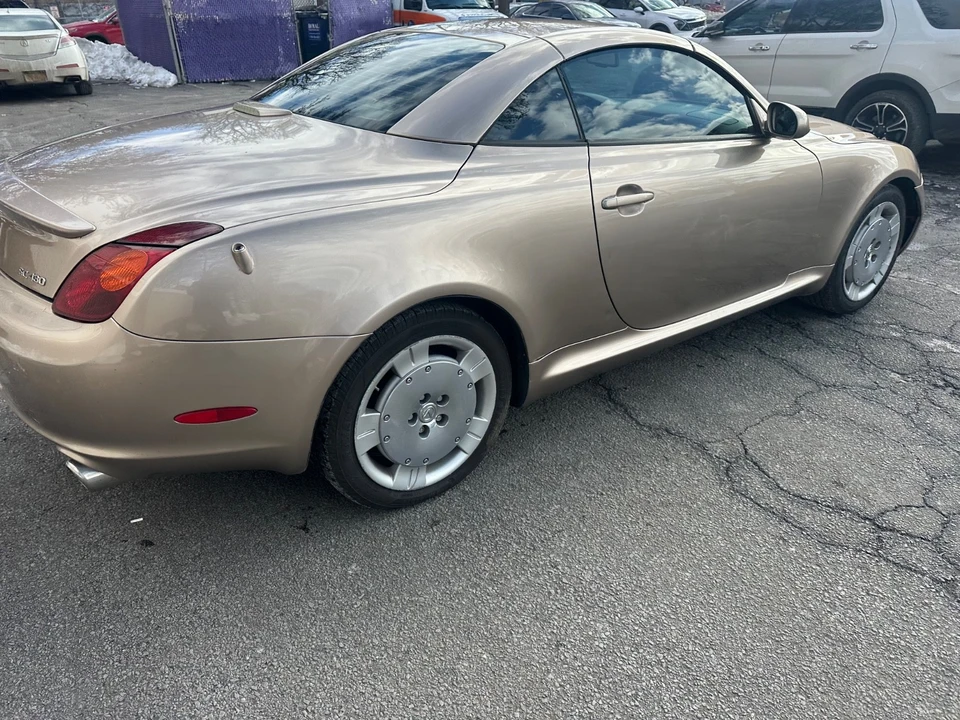 2004 Lexus SC430 - Image 11 of 21