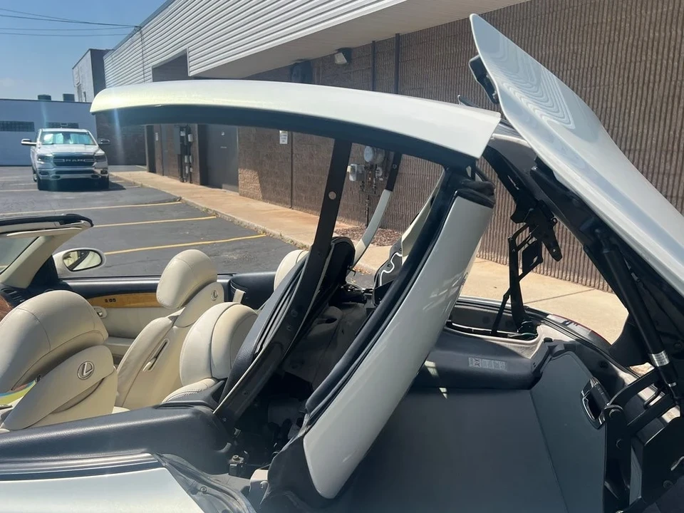 2004 Lexus SC430 - Image 14 of 21