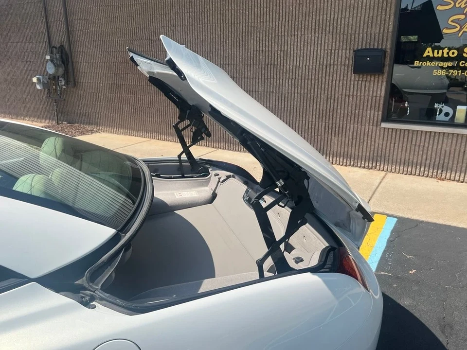2004 Lexus SC430 - Image 12 of 21