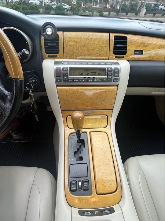2004 Lexus SC430 - Image 3 of 10