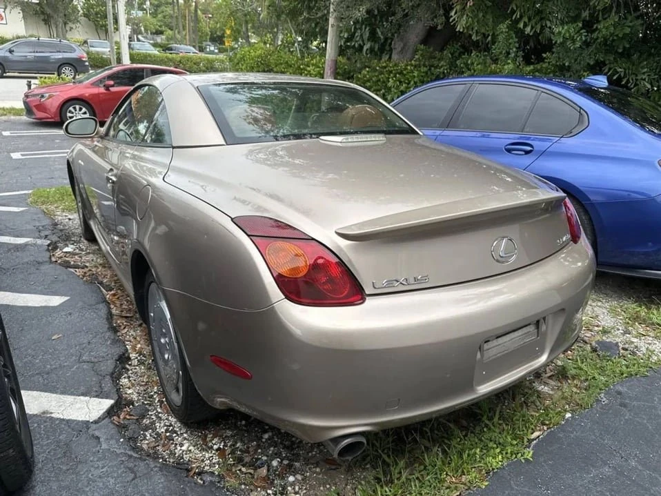 2004 Lexus SC430 - Image 5 of 16