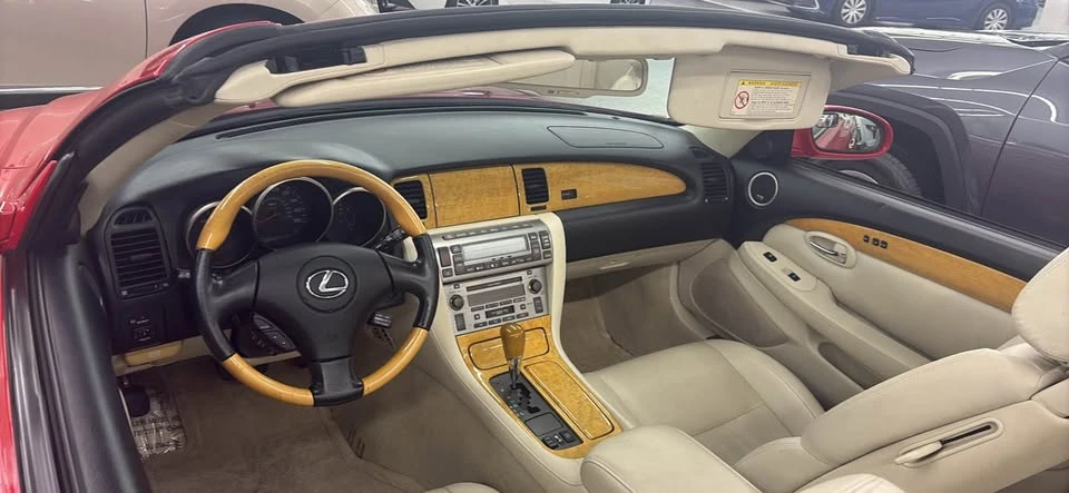 2004 Lexus SC430 - Image 4 of 5
