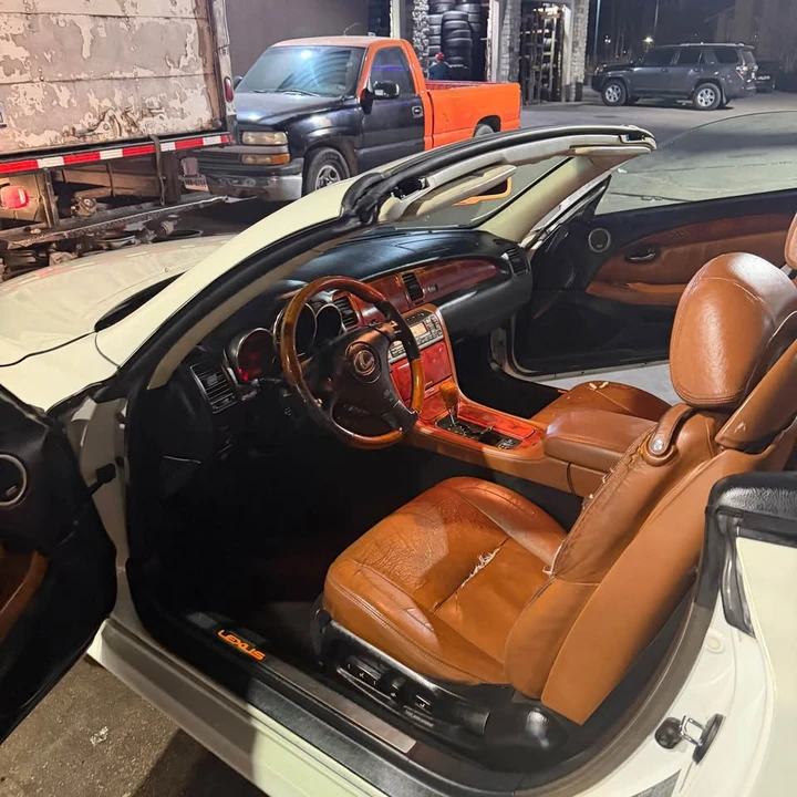 2004 Lexus SC430 - Image 10 of 20