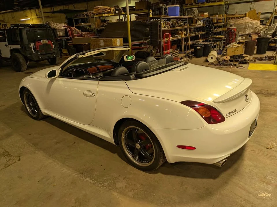 2004 Lexus SC430 - Image 10 of 12