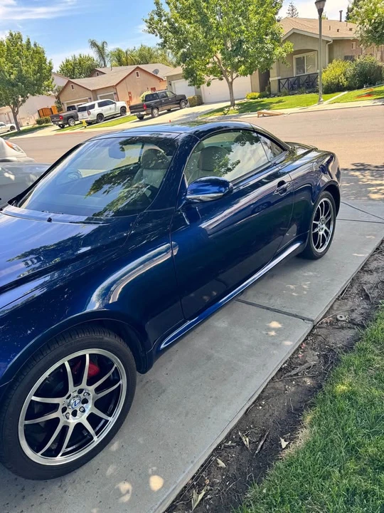2004 Lexus SC430 - Image 2 of 15