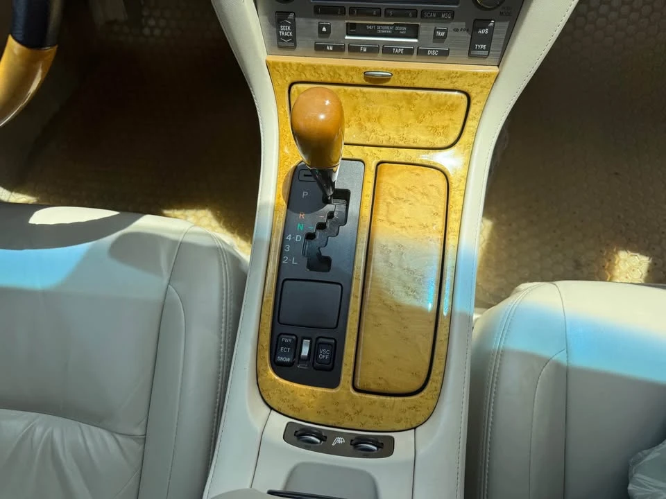 2004 Lexus SC430 - Image 17 of 20