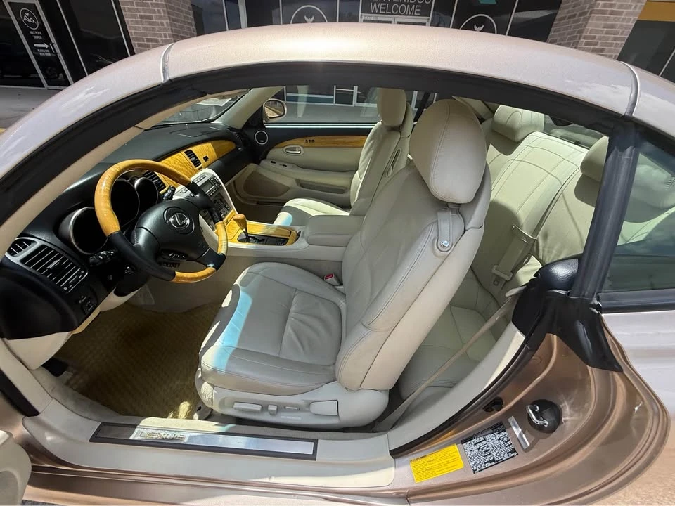 2004 Lexus SC430 - Image 12 of 20