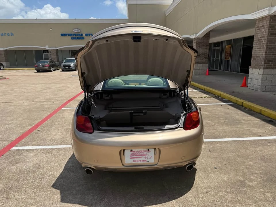 2004 Lexus SC430 - Image 10 of 20