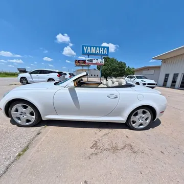 2004 Lexus SC 430 Convertible 2D