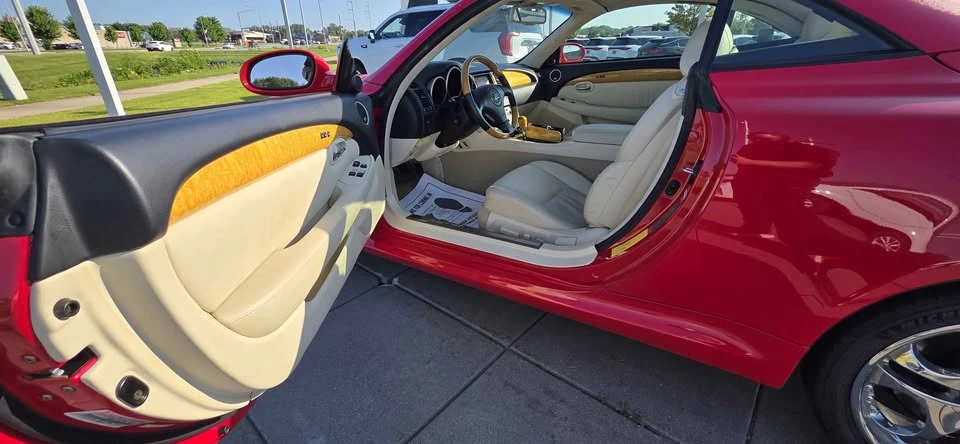 2004 Lexus SC430 - Image 11 of 15