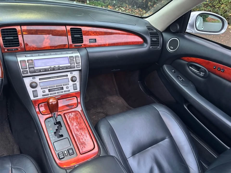 2004 Lexus SC430 - Image 10 of 18