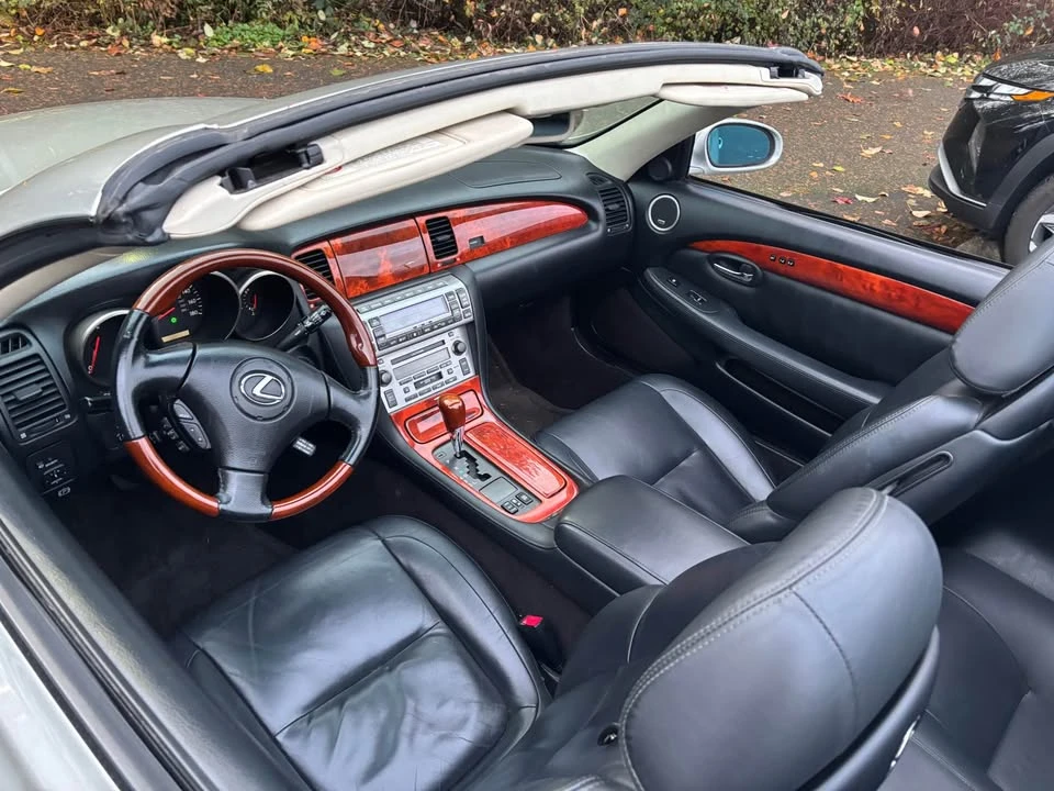 2004 Lexus SC430 - Image 8 of 18