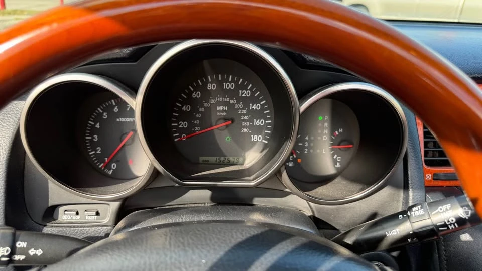 2004 Lexus SC430 - Image 11 of 20