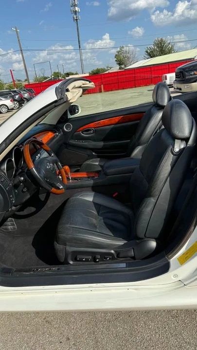 2004 Lexus SC430 - Image 9 of 20