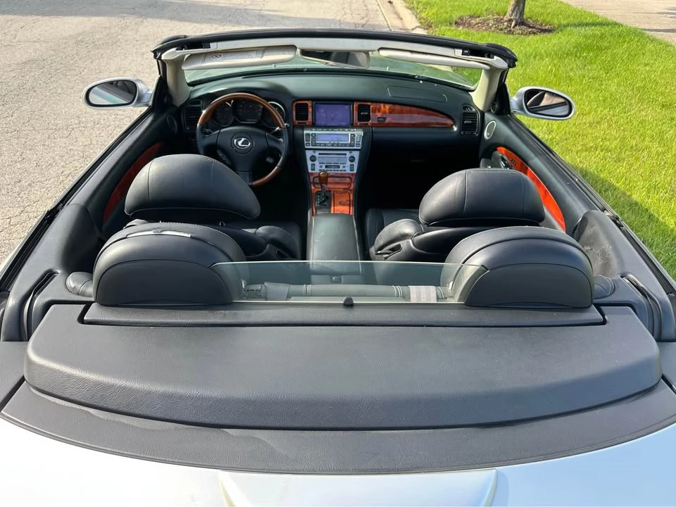 2004 Lexus SC430 - Image 9 of 10